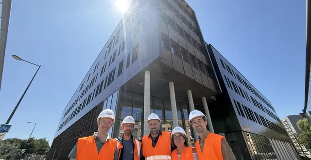 photo  de gauche à droite, karl thiefine (directeur développement), fabien mahé (directeur de projets), sébastien fillol (directeur de régions), lydie guiltaux (assistante de projets) et charly tual (directeur de projets).  &copy;  ouest-france 