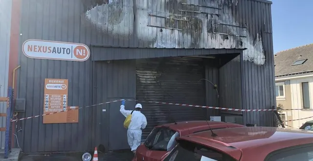 photo  un incendie a touché un garage automobile à angers.  &copy;  ouest-france 