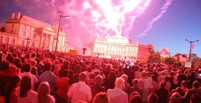 photo  à alençon, on se retrouve place foch.  &copy;  archives ouest-france 