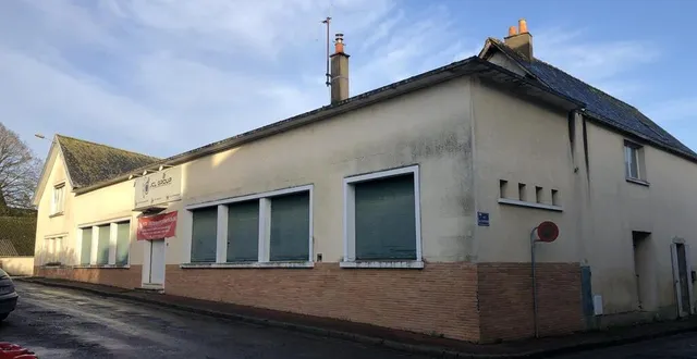 photo  la mairie de brûlon a bénéficié du concours de l’établissement public foncier local mayenne - sarthe à hauteur de 200 000 € pour démolir l’ancienne usine valois ans le centre-bourg.  &copy;  ouest-france 