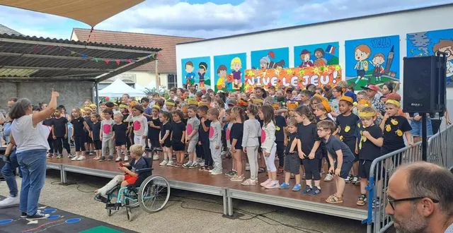 photo  sur le thème du jeu, les élèves ont présenté leur spectacle.  &copy;  le maine libre 