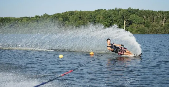 photo  cholet, mardi 1er juillet 2025. virtuose du ski nautique, pierre-louis germain fait partie de ces sportifs qui n’ont pas de répit cet été : c’est notre série du jeudi.  &copy;  co – alexandre carre 