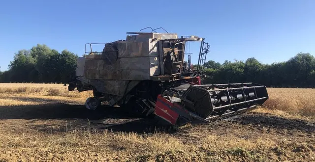 photo  l’incendie a mobilisé seize sapeurs-pompiers des centres de secours proches de saint-julien-sur-sarthe.  &copy;  ouest france 