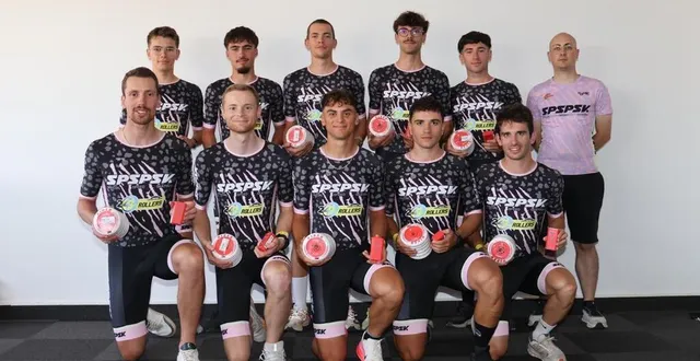 photo  l’équipe spspsk d’hugo gérard (première ligne au centre), arrive sur le circuit bugatti du mans avec de grosses ambitions.  &copy;  spspsk team 