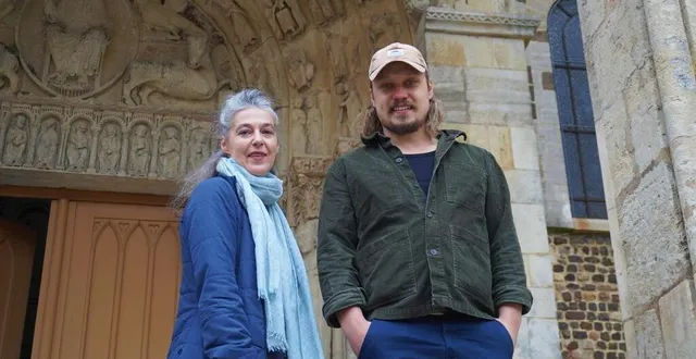 photo  béatrice pasquier et maxime pichon, de la compagnie au tournant, sont les créateurs des « nouveaux mystères de la cathédrale » au mans.  &copy;  ouest-france 