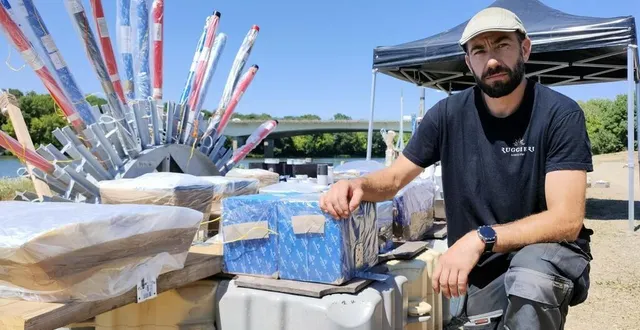 photo  selon stéphane dehen, chef de tir, les radeaux situés sur la maine comportent moins de risques incendies que les sites situés sur la berge.  &copy;  ouest-france 
