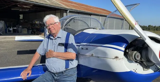photo  jean-pierre ghosez, instructeur à l’aéroclub paul-métairie de la flèche, a 40 000 heures de vol à son actif. il aura 80 ans en 2026.  &copy;  le maine libre – louis gohin 