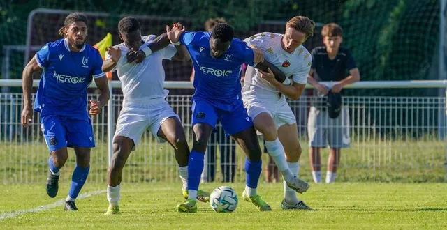 photo  ici à la lutte, les coéquipiers de malang gomes (à gauche) et jean vercruysse (à droite), ont remporté leur premier match amical.  &copy;  arnaud despelchain, ouest-france 