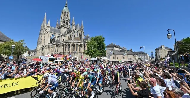photo  le tour de france est le troisième événement le plus regardé au monde après les jeux olympiques et la coupe du monde de foot. mais il est unique dans le cœur des français.  &copy;  stéphane geufroi / ouest-france 