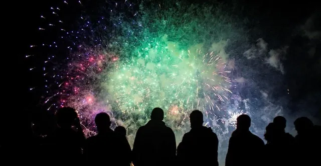 photo  le feu d’artifice sera tiré à 23 h, à angers, dimanche 13 juillet. photo d’illustration.  &copy;  guillaume saligot/ouest-france 