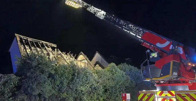 photo  au plus fort de l’opération, 45 pompiers ont été mobilisés lors d’un incendie à plougoulm (finistère), le 12 juillet 2025.  &copy;  ouest-france 