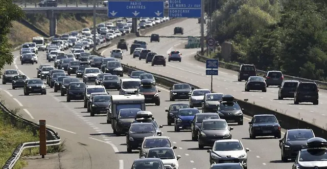 photo  en cas de panne sur l’autoroute, mettez-vous rapidement derrière la glissière de sécurité.  &copy;  archives le maine libre - denis lambert 