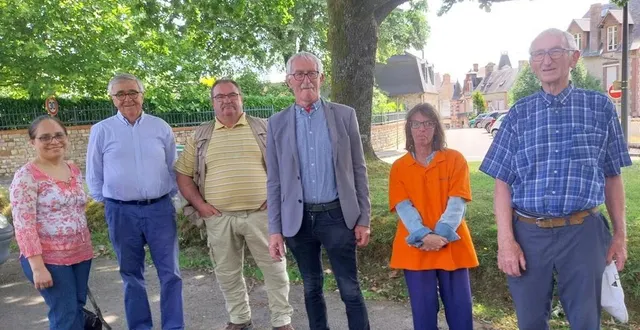 photo  sur le site où aura lieu la fête de la sainte madeleine, des bénévoles qui seront présents sur la fête. au centre : rené jarry président de l’association avenir espoir 2 000.  &copy;  ouest-france 
