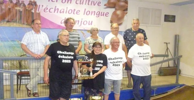 photo  la société de boule de fort du progrès affichait complet samedi pour assister à la finale du challenge de l’échalote qui fut créé en 2009. « il y avait plus de 70 personnes », selon jacky aubeux l’organisateur. deux très belles équipes s’affrontaient en finale. à l’issue d’une partie animée, c’est le couple à la ville comme à la boule de fort, dominique haudebault et valérie ruillard, de la concorde de coutures, qui s’imposait pour la deuxième fois sur le score de 12 à 6 face aux sociétaires alain chenuau et jean pierre haudebault du progrès.  &copy;  co 