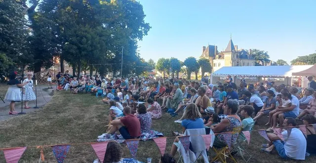 photo  les spectacles et activités ont été bien fréquentés durant le passage de la guinguette mobile à candé.  &copy;  co 