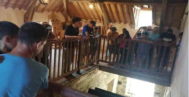 photo  jeudi, un groupe d’adhérents de la mdh s’est rendu en mayenne pour visiter le moulin de thévalles et la grotte de saulges.  &copy;  mdh 