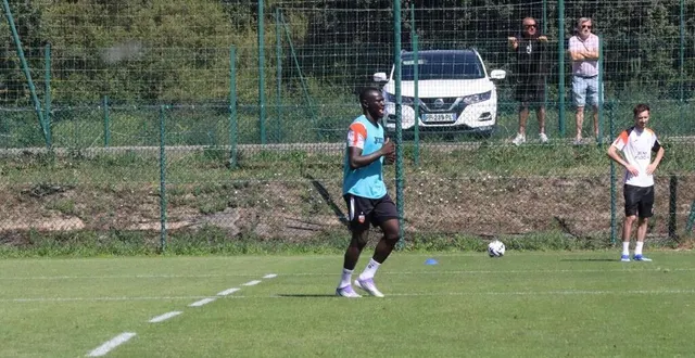 photo  l’attaquant du fc lorient s’est entraîné normalement ce lundi 14 juillet, deux jours après avoir été absent de la rencontre contre le fc fleury.  &copy;  ouest-france 