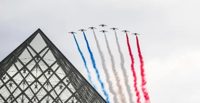 photo  la patrouille de france survole paris, le 14 juillet 2025.  &copy;  quentin de groeve / hans lucas via afp 