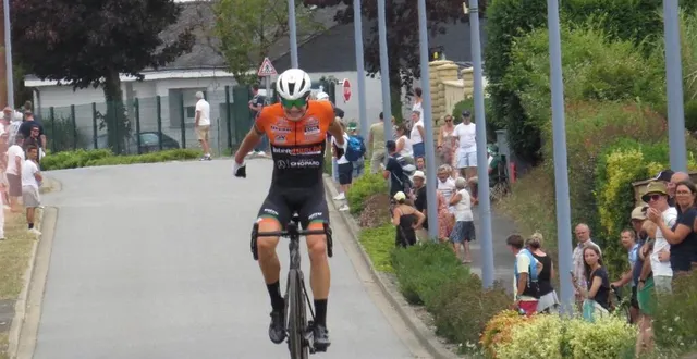 photo  robin drujon a réussi à s’octroyer une victoire en solitaire à renazé, après une course disputée.  &copy;  ouest-france 