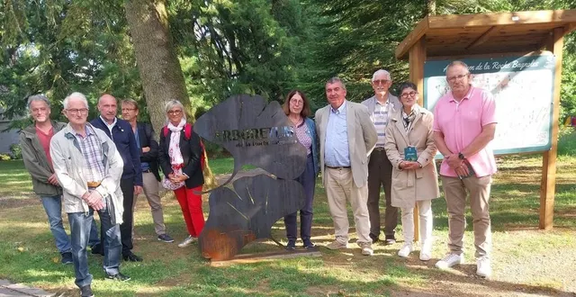 photo  à l’entrée de l’arboretum, lors de l’inauguration par les élus et professionnels.  &copy;  ouest-france 