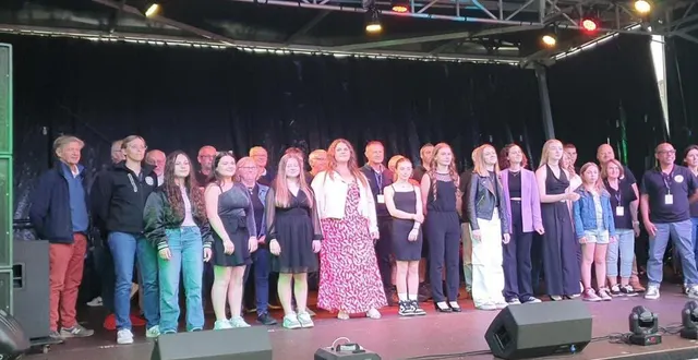 photo  les chanteurs et les organisateurs du concours sarthe’s got voice talent 2024.  &copy;  ouest-france 
