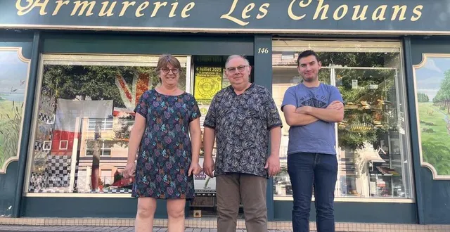 photo  la famille jardin fête les cinquante ans de son armurerie les chouans, située avenue jean-jaurès.  &copy;  le maine libre 