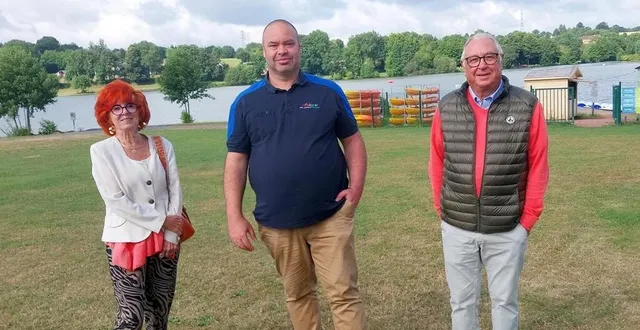 photo  les organisateurs à partir de la gauche joëlle tanguy adjointe chargée des sports et de la culture, didier burgos du comité départemental ufolep et guy midy chargé de la population et des associations.  &copy;  credit. picasa 
