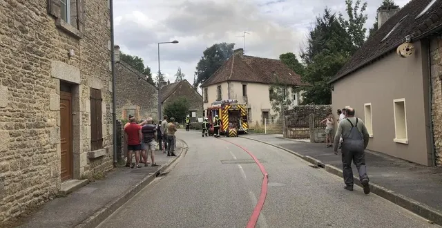 photo  l’incendie s’est déclaré à colombiers, dans l’orne, aux alentours de 16 h.  &copy;  ouest-france 