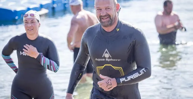 photo  sortie de l’eau à la cale de l’adonnante à brest en face du pont de l’iroise.  &copy;  dr 