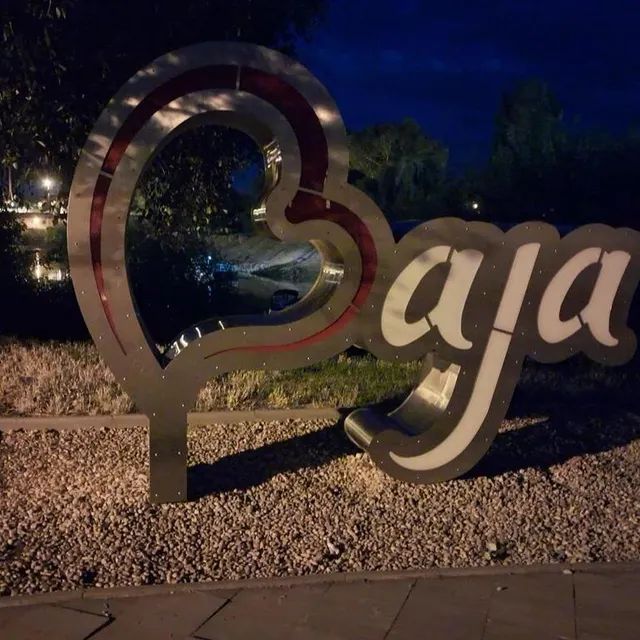 photo le jumelage entre argentan et baja (hongrie) existe depuis 1998.  ©  bajargentan