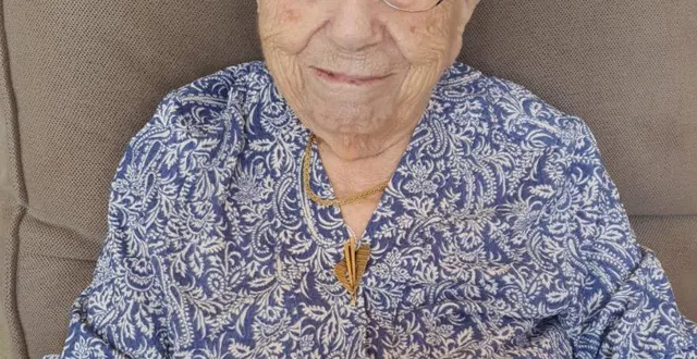 photo  yvonne loiseau.  &copy;  co 