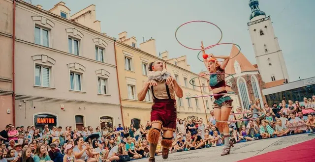 photo  clap clap circo se produira jeudi 17 et vendredi 18 juillet 2025 au mans lors des soirs d’été.  &copy;  justyne karpinska 