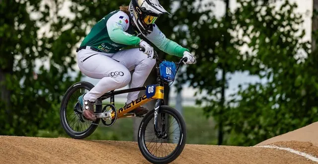 photo  océane besnier est passionnée du bmx depuis son plus jeune âge. elle est adhérente au club d’argentré où elle occupe aussi le rôle d’encadrante.  &copy;  navadanet 
