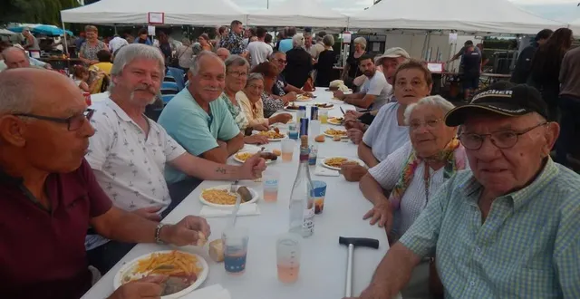 photo  après de violents orages en milieu d’après-midi, la soirée a bénéficié d’un temps clément.  &copy;  le maine libre 