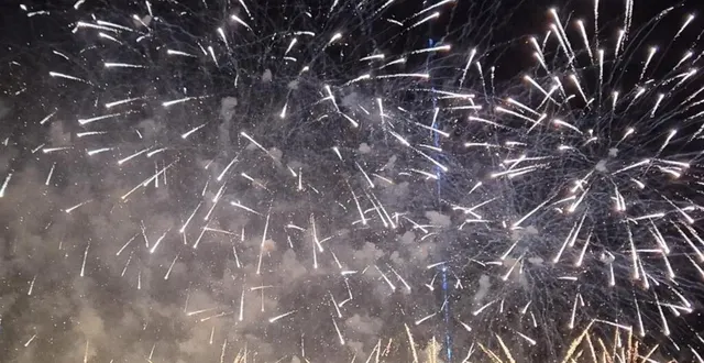 photo  le feu d’artifice sera maintenu samedi.  &copy;  ouest-france 