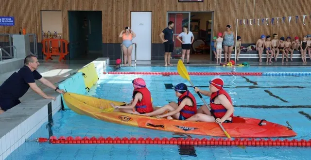 photo  un exemple d’activité à la piscine de longué-jumelles.  &copy;  co 