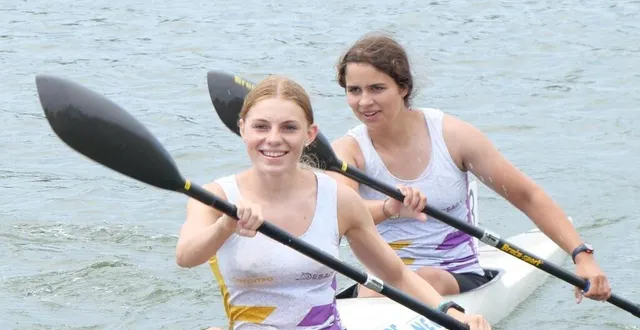 photo  charlotte vernadet (à gauche, au 1er plan) domitille fouqueron (à droite, au 2e plan)  &copy;  co 