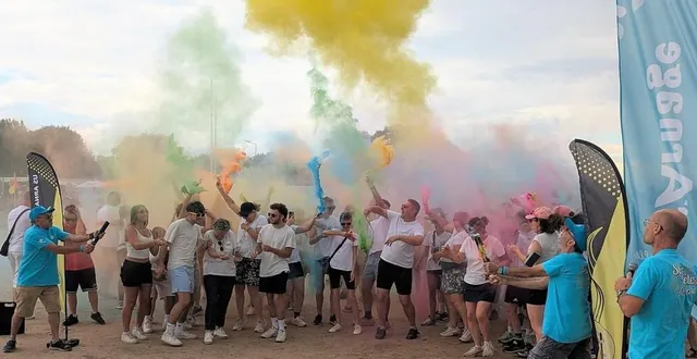 photo  le top départ est donné, les premiers jets de peinture fusent.  &copy;  le maine libre. 