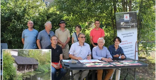 photo  signature de la convention avec les représentants de la fondation du patrimoine.  &copy;  le maine libre 