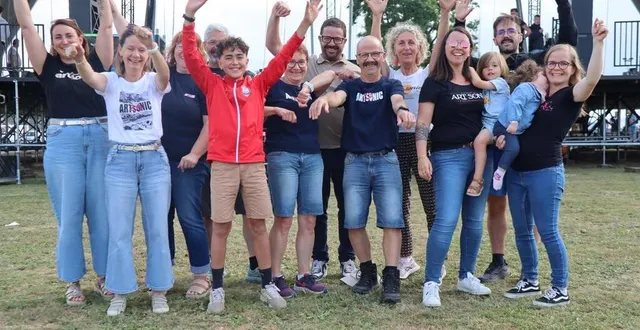 photo  dans la famille bechet, presque tout le monde est bénévole au festival art sonic de briouze (orne).  &copy;  ouest-france 