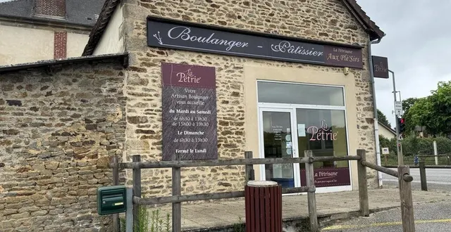 photo  la boulangerie de la ferrière-bochard a fermé début juillet.  &copy;  ouest-france 