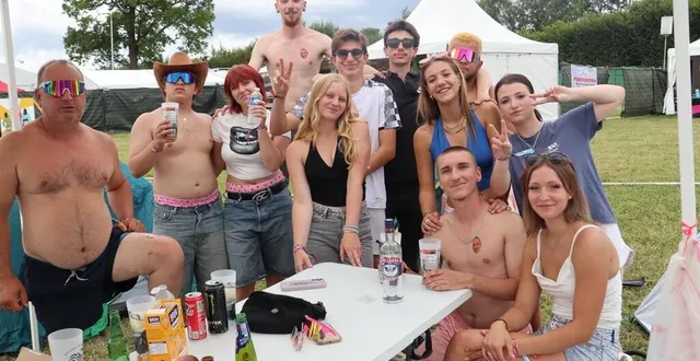 photo  ce petit groupe de festivaliers à art sonic s’est rencontré sur un jeu vidéo.  &copy;  ouest-france 