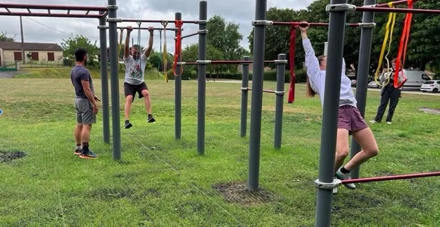 photo  l’aire de « street work-out », un espace de musculation en plein air, a été inaugurée mercredi.  &copy;  ouest-france 