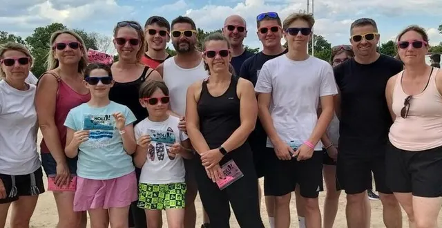 photo  la famille guideloise prête avant le départ de la color run.  &copy;  ouest-france 