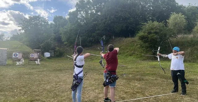 photo  s’entraîner en extérieur permet aux archers de varier les distances de tir.  &copy;  ouest-france 
