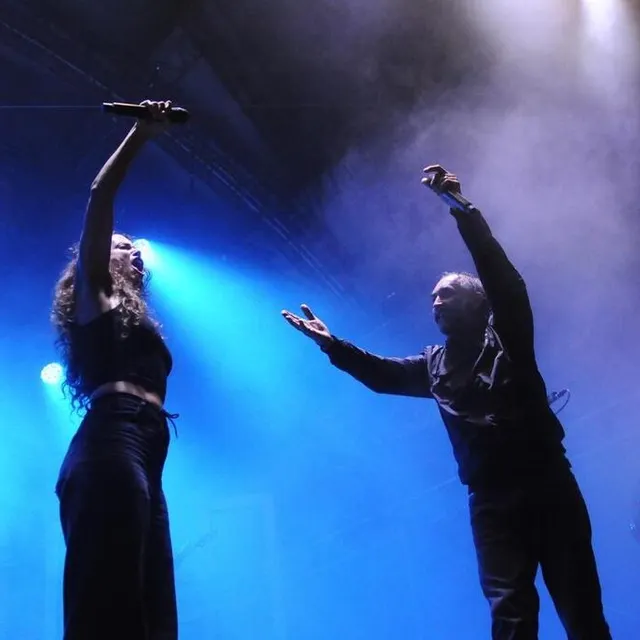 photo le groupe mass hysteria en duo avec le groupe madam.  ©  ouest-france