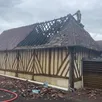 photo le feu a détruit une partie de la toiture du musée du camembert, à camembert (orne), samedi 19 juillet 2025.