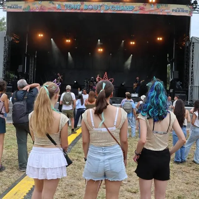 photo le groupe sabolien warmelade a inauguré la nouvelle scène dite de la prairie.  ©  ouest-france