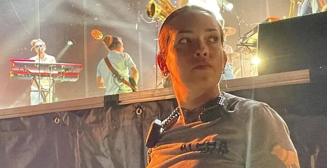 photo  julie gerhards, dirige la société alpha protection, qui assure la sécurisation de la 7e édition du festival à tout bout d’champ . une mission d’importance pour que les festivaliers profitent au maximum de leurs soirées.  &copy;  ouest-france 