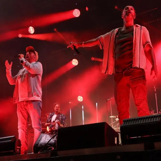 photo et soudains le festival à tout bout d’champ s’est enflammé quand dub inc est apparu.  ©  ouest-france